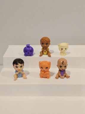 Barbie Doll Color Reveal Baby and Pet Figure Set